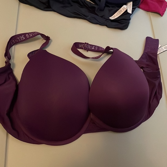 4 Victoria secret bras , GUC lots of wear left. See all pics for any flaws . - Picture 6 of 11